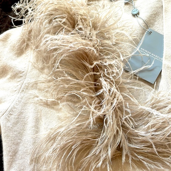 NWT Neiman Marcus 💯 Cashmere - Picture 4 of 11